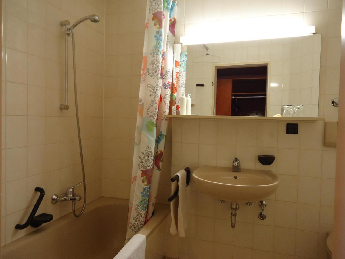 Enjoyhotel Garni Korntal Stuttgart B&B Parkplatz Sprinter 외부 사진
