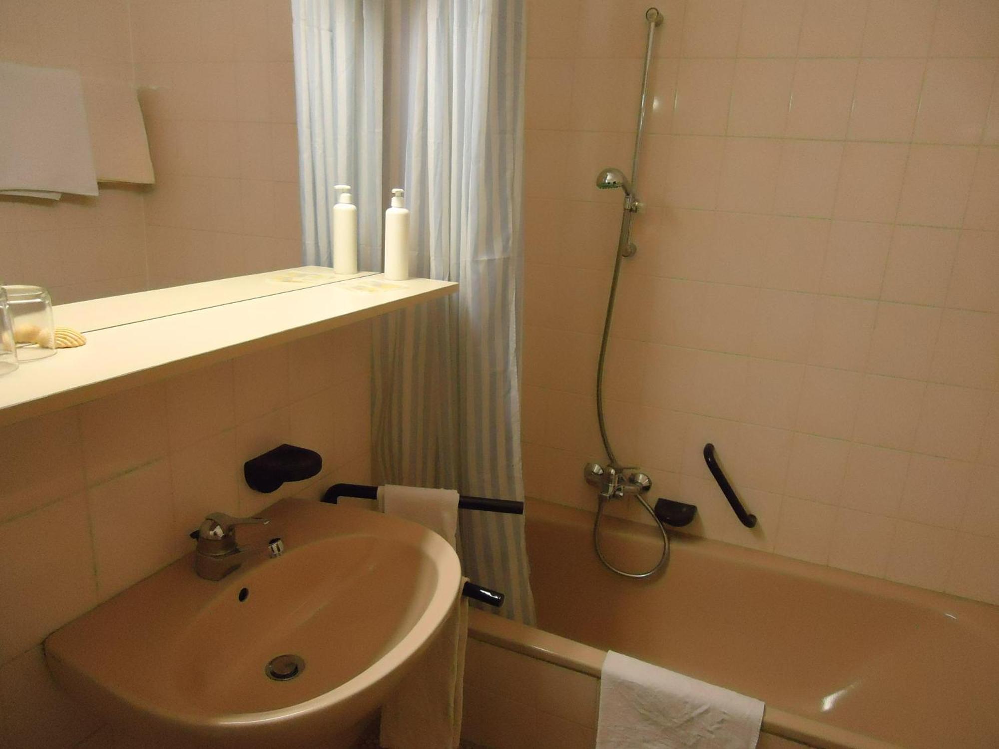 Enjoyhotel Garni Korntal Stuttgart B&B Parkplatz Sprinter 외부 사진