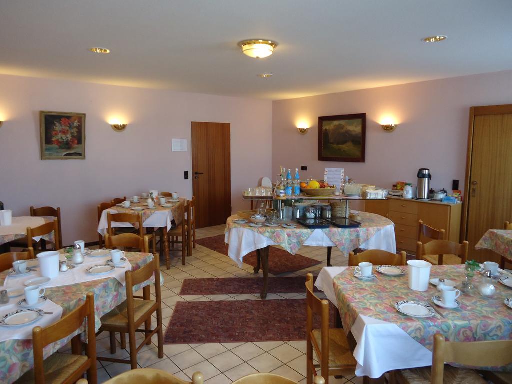 Enjoyhotel Garni Korntal Stuttgart B&B Parkplatz Sprinter 외부 사진