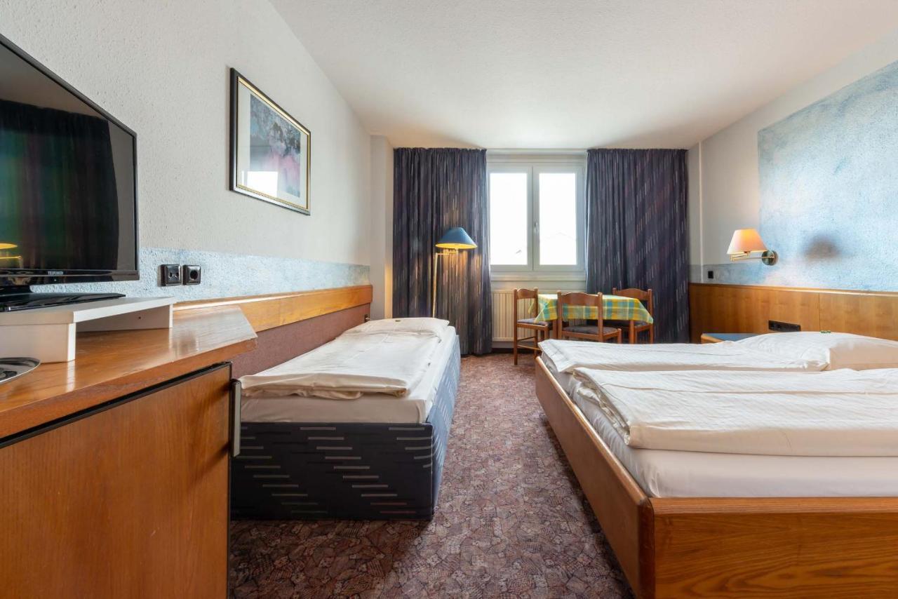 Enjoyhotel Garni Korntal Stuttgart B&B Parkplatz Sprinter 외부 사진
