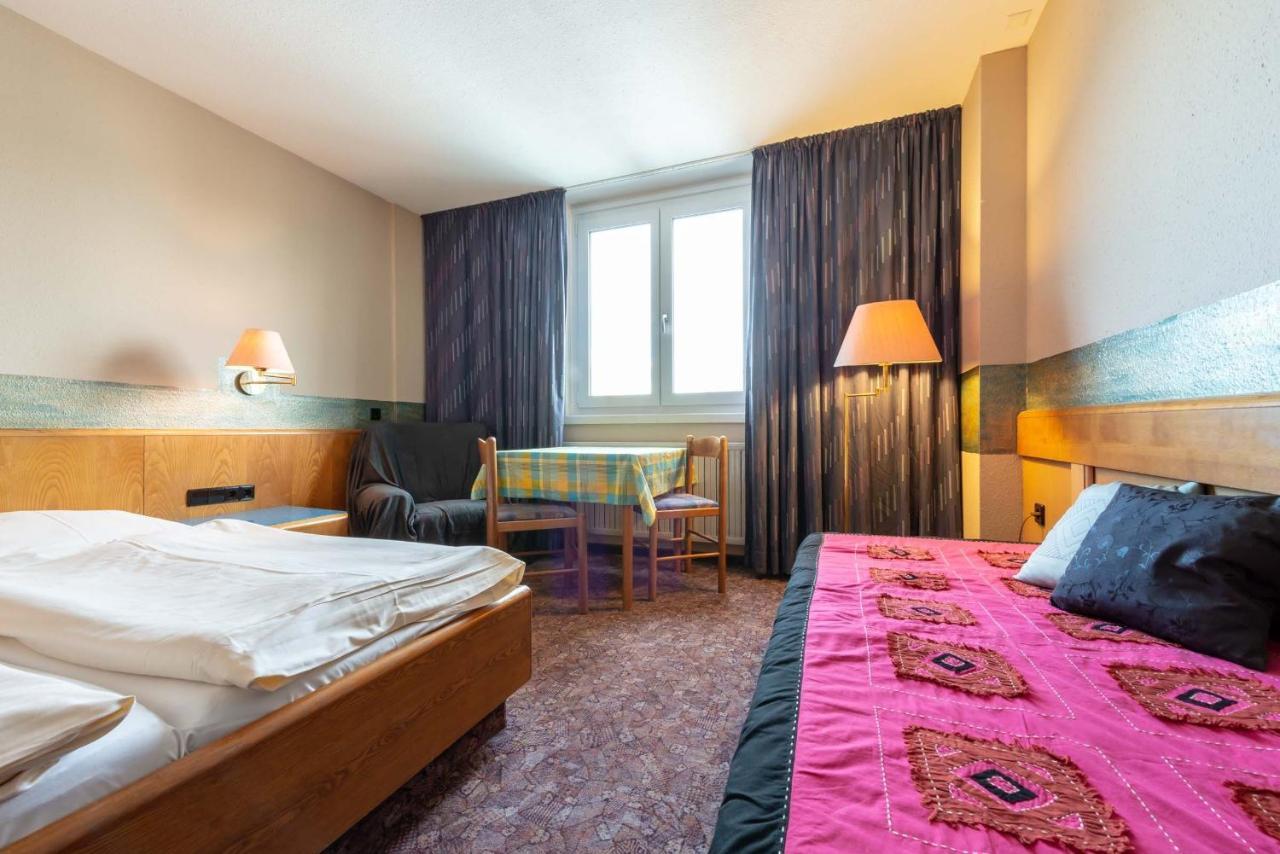 Enjoyhotel Garni Korntal Stuttgart B&B Parkplatz Sprinter 외부 사진