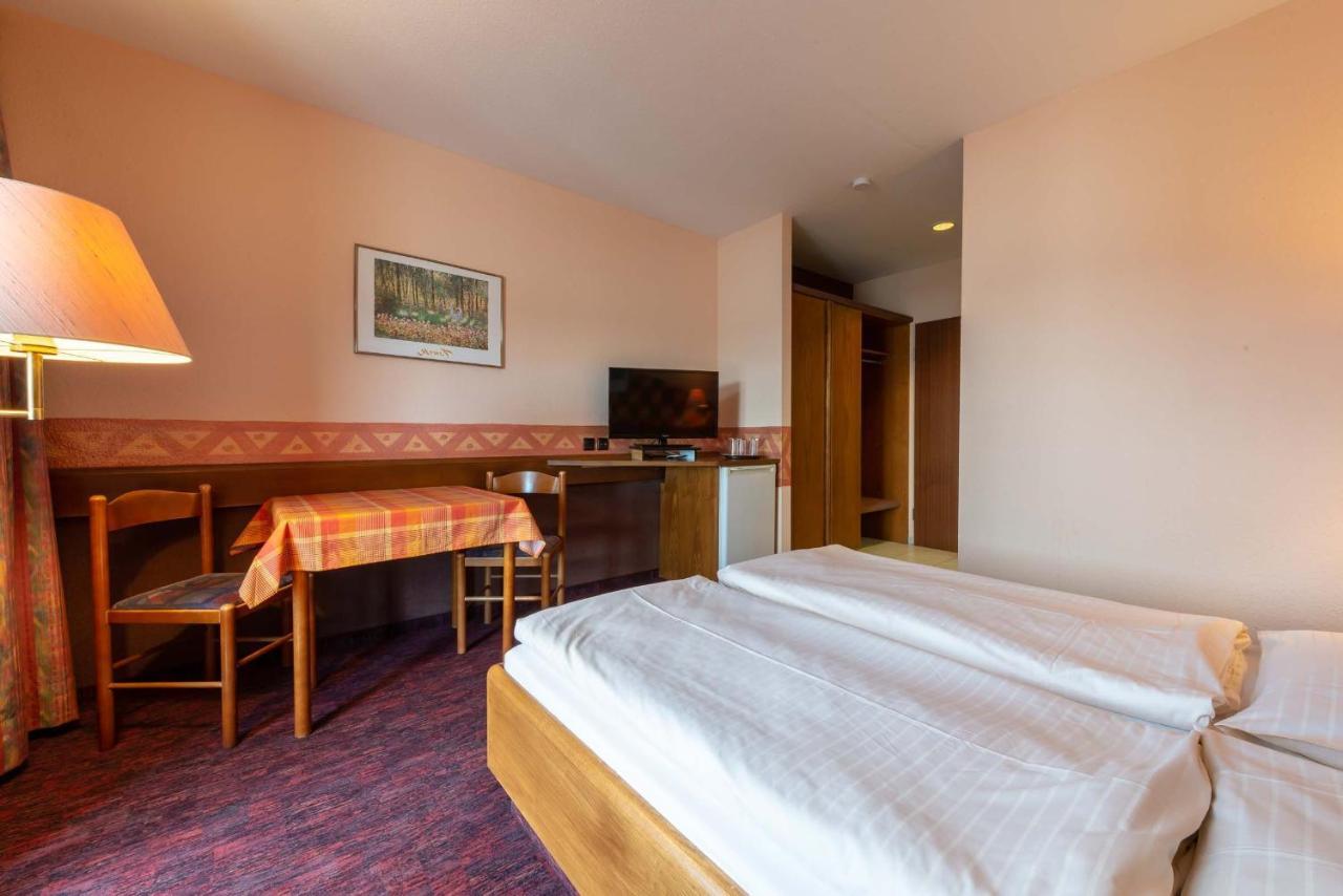 Enjoyhotel Garni Korntal Stuttgart B&B Parkplatz Sprinter 외부 사진